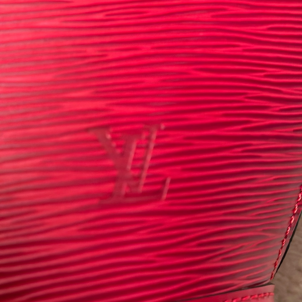 Authentic Louis Vuitton St. Jacques